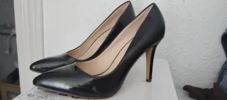Zapatos de tacón negros talla 39