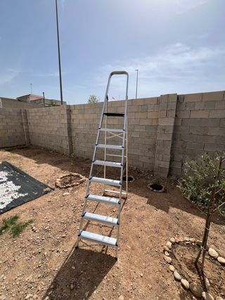 Escalera metálica 8 peldaños