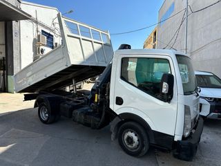 Camión Nissan NT400 Volquete y Basculante