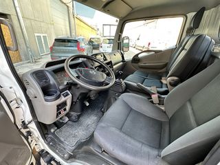 Camión Nissan NT400 Volquete y Basculante