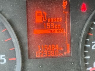 Camión Nissan NT400 Volquete y Basculante