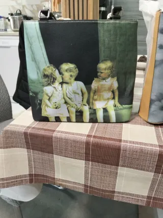 Bolsos con estampados de famosos