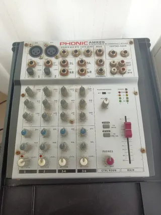 Mesa de mistura Phonic AM220