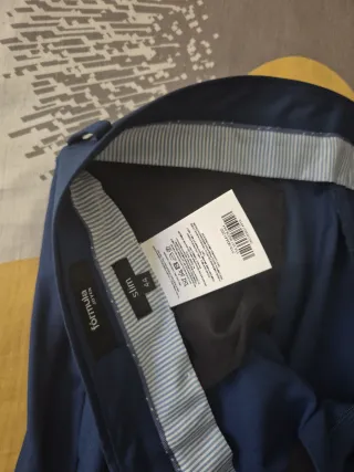 Traje azul Fórmula Joven talla 44 y corbata
