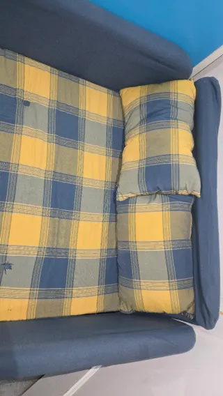 Sofá Cama Individual cuadros azules y amarillo
