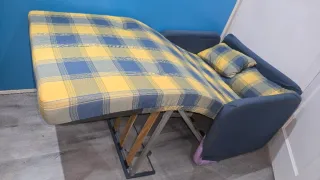 Sofá Cama Individual cuadros azules y amarillo