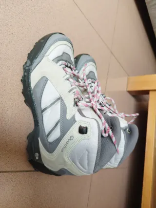 Botas de montaña Quechua Talla 38