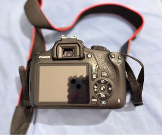 Cámara Canon con accesorios