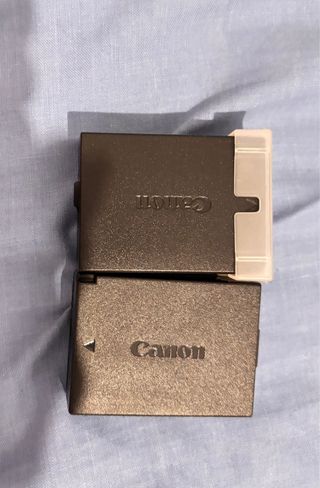 Cámara Canon con accesorios