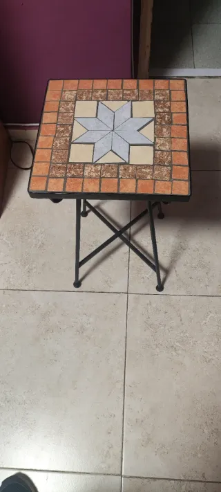 Mesita auxiliar cerámica y metal 30 anchox60 alto