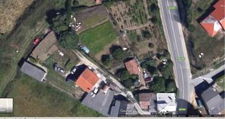 Finca con tres casas en Miodelo, Bergondo