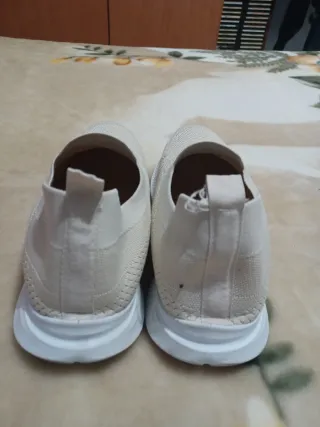 Zapatillas sin cordones beige