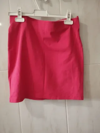 Falda tubo corta rosa