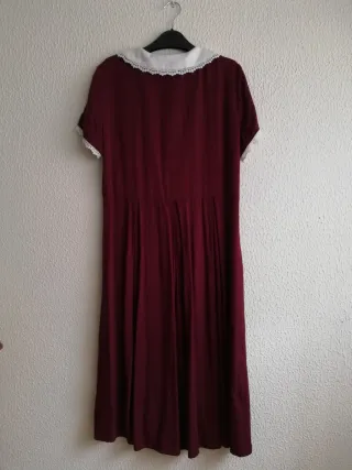 Vestido rojo midi cuello babydoll gotico