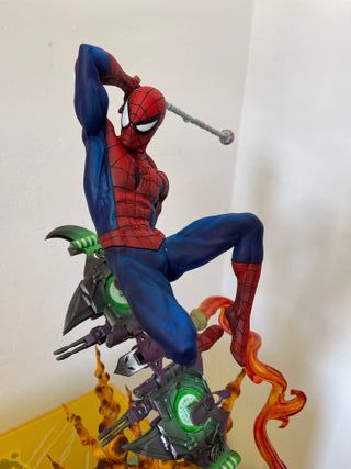 Set Statue Spider-Man e Aliante Goblin