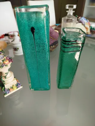 Pack 2 Jarrónes de cristal verde con detalle negro