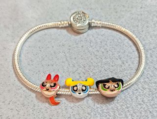 Charm Stitch, Minion, Nenas, Susu, Mario, Dora y P