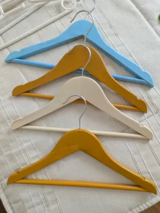33 Perchas Infantiles Plástico