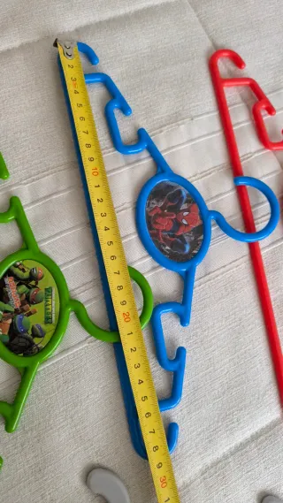 33 Perchas Infantiles Plástico