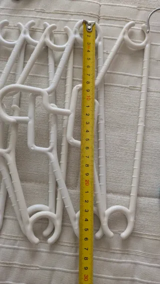 33 Perchas Infantiles Plástico