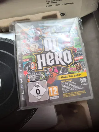 2 Juegos DJ HERO  Y REGALO DE CONTROLADOR .