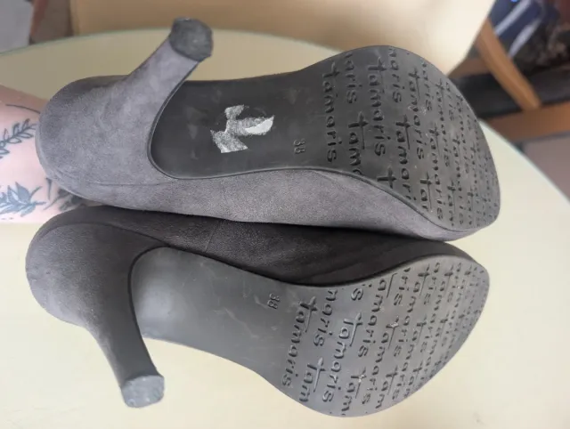 Zapatos de tacón Tamaris grises talla 38