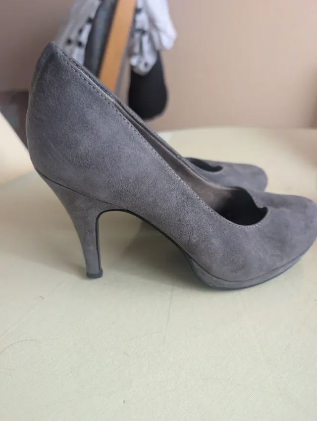 Zapatos de tacón Tamaris grises talla 38