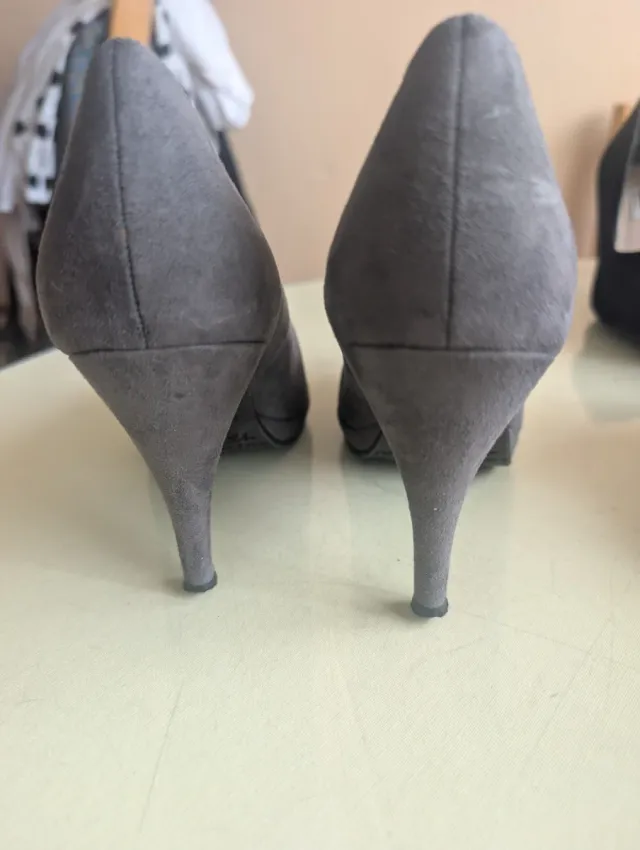 Zapatos de tacón Tamaris grises talla 38