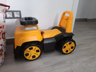 Correpasillos Camión Amarillo y Negro