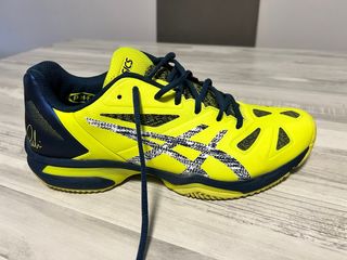 Zapatillas Asics Padel Amarillas y Azules