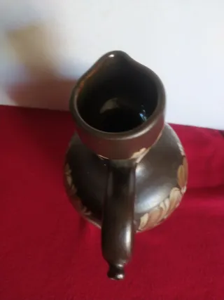 Antico vaso in ceramica decorato