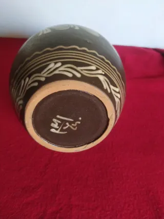 Antico vaso in ceramica decorato