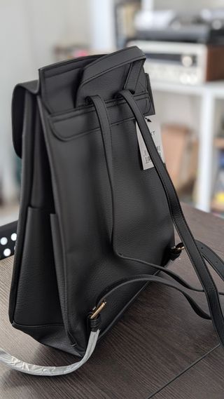 Mochila NEXT Negra con Bolsillo Frontal