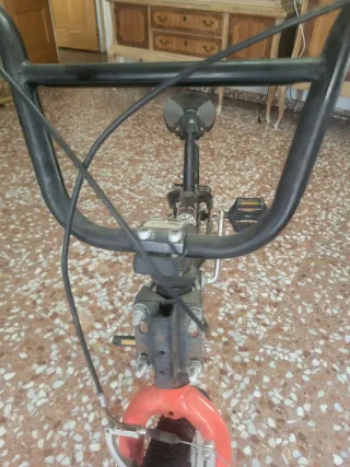 Bicicleta BMX Bomber