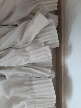 Cortinas o visillos de seda, 8 patas × 50€ URGEE