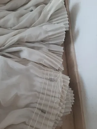 Cortinas o visillos de seda, 8 patas × 50€ URGEE