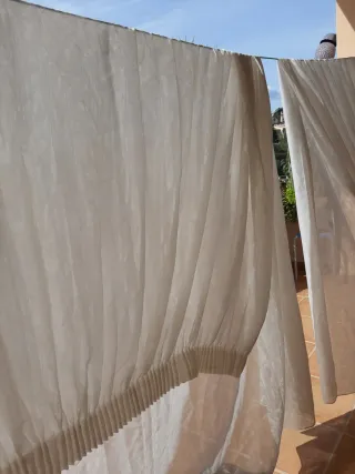 Cortinas o visillos de seda, 8 patas × 50€ URGEE