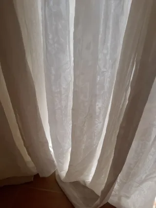 Cortinas o visillos de seda, 8 patas × 50€ URGEE