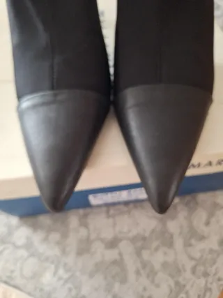 Botín tacón elástico puntera piel negro