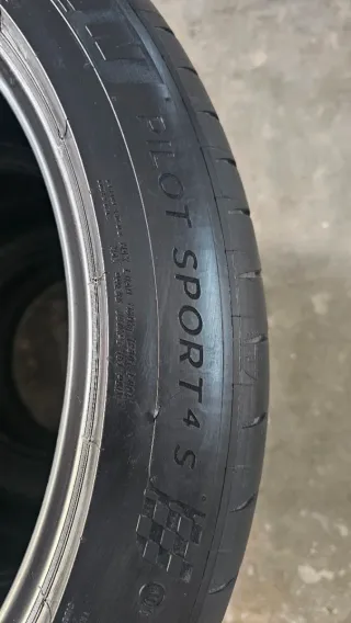 Neumáticos 325 35 22 Michelin PS4S