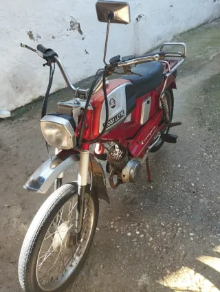 Mobilette Campera Roja y Plata