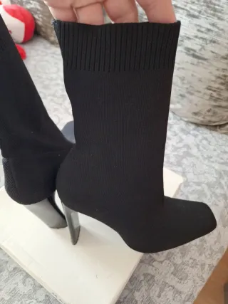 Botín elástico calcetín tacón Zara negro