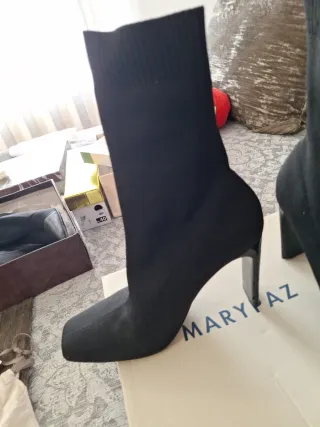 Botín elástico calcetín tacón Zara negro