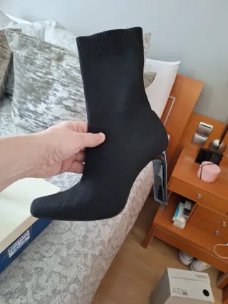 Botín elástico calcetín tacón Zara negro