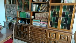 Mueble de salon madera y cristal