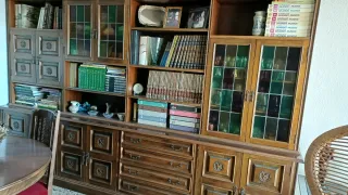 Mueble de salon madera y cristal