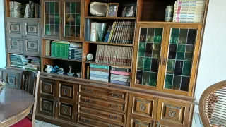 Mueble de salon madera y cristal