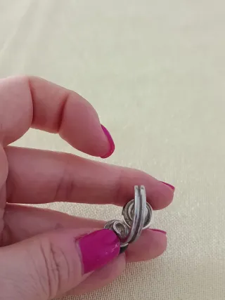 Anillo cristal negro y morado