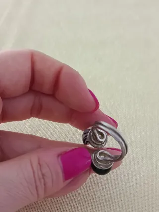 Anillo cristal negro y morado