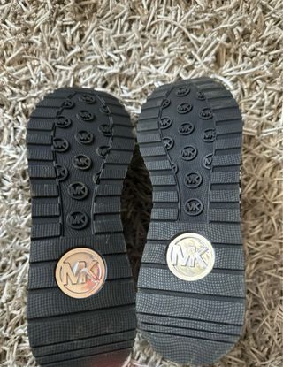 Zapatillas Michael Kors Negras y Blancas